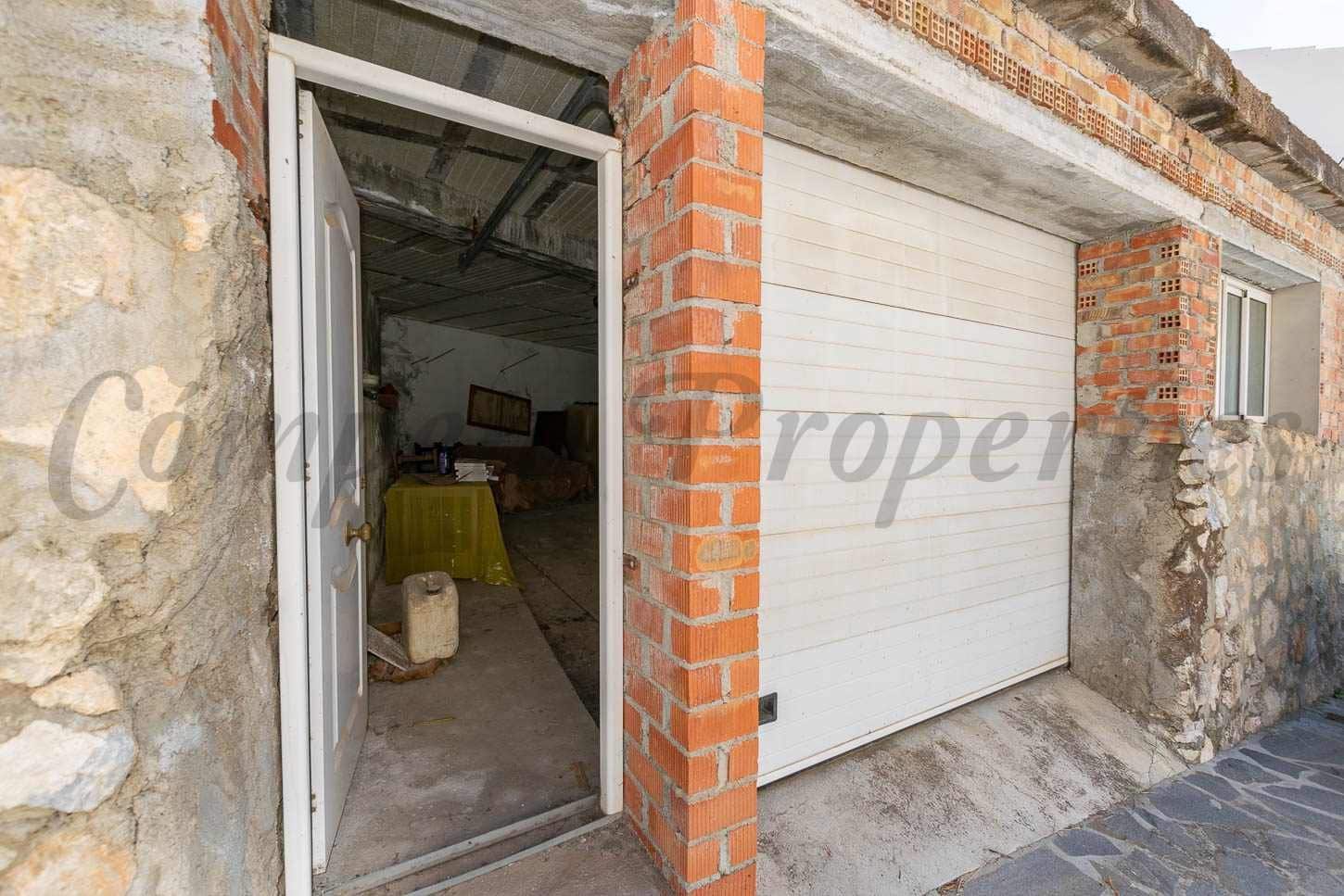 Villa zu verkaufen in Salares mit Garage - 108.000 € (Ref: 10130487)