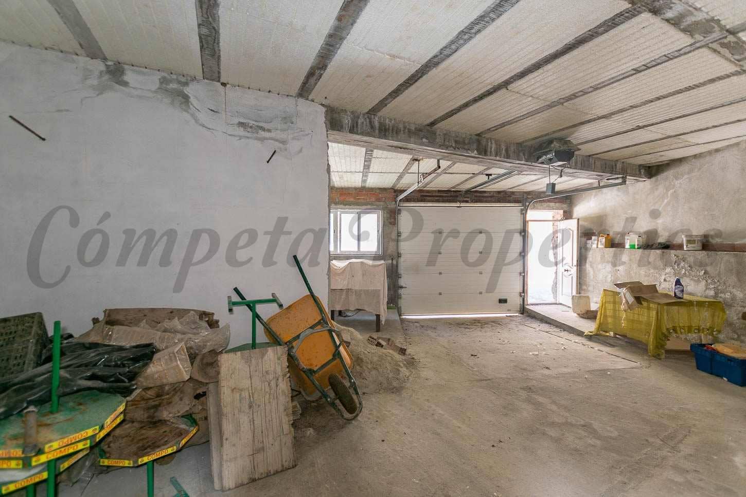 Villa zu verkaufen in Salares mit Garage - 108.000 € (Ref: 10130487)