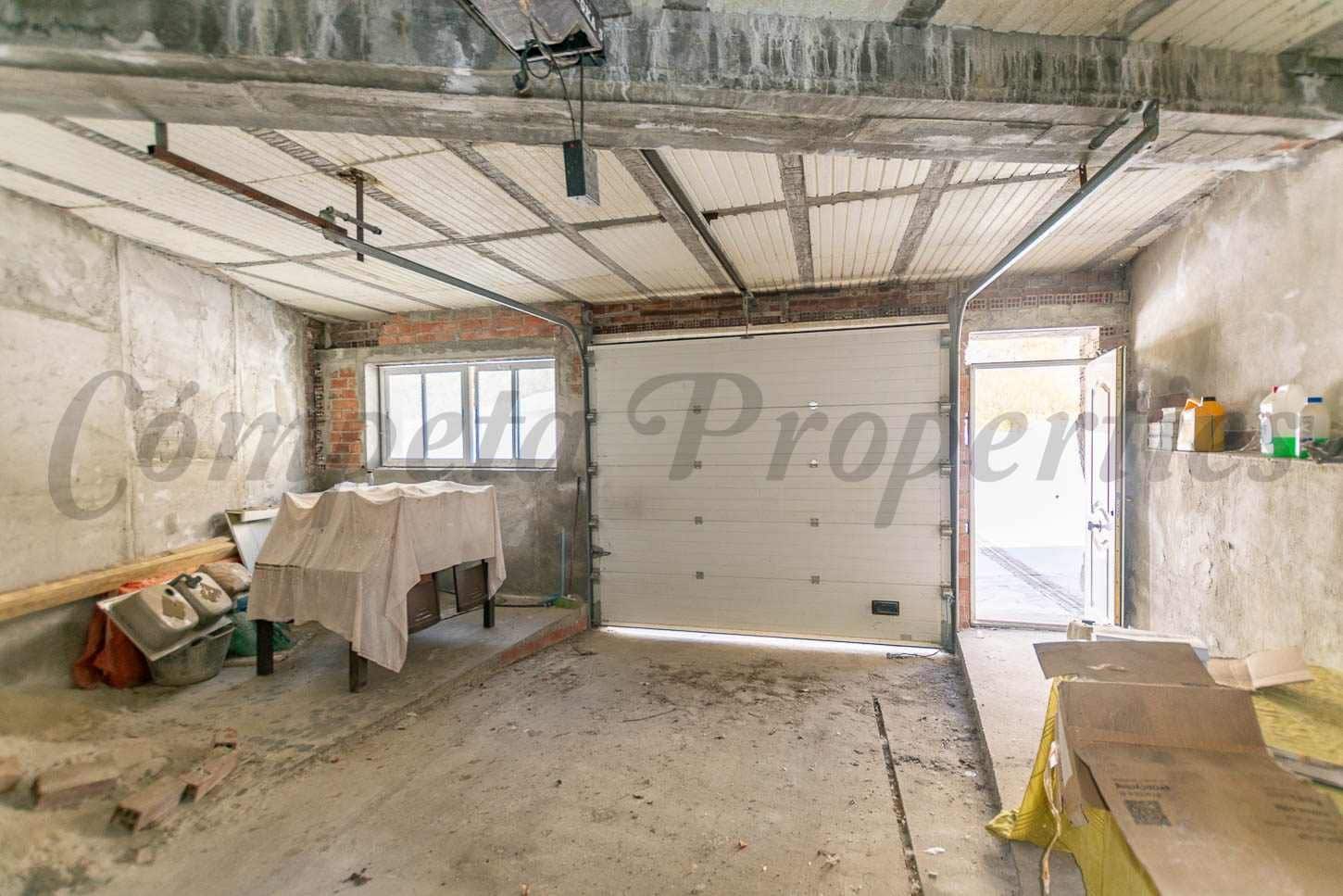 Villa zu verkaufen in Salares mit Garage - 108.000 € (Ref: 10130487)