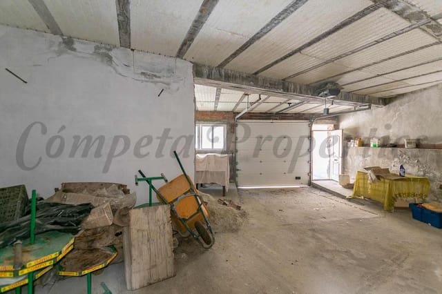 Villa zu verkaufen in Salares mit Garage - 108.000 € (Ref: 10130487)