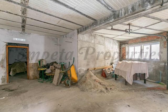 Villa zu verkaufen in Salares mit Garage - 108.000 € (Ref: 10130487)