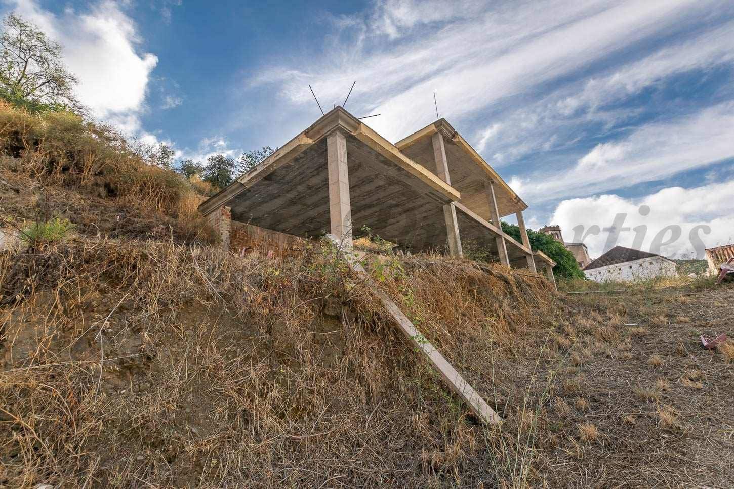 Villa zu verkaufen in Salares mit Garage - 108.000 € (Ref: 10130487)