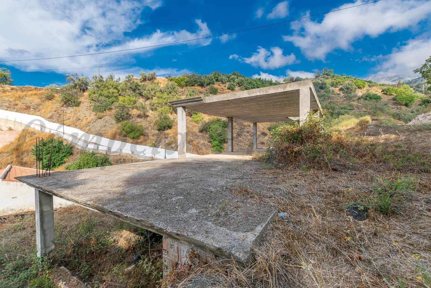 Villa zu verkaufen in Salares mit Garage - 108.000 € (Ref: 10130487)