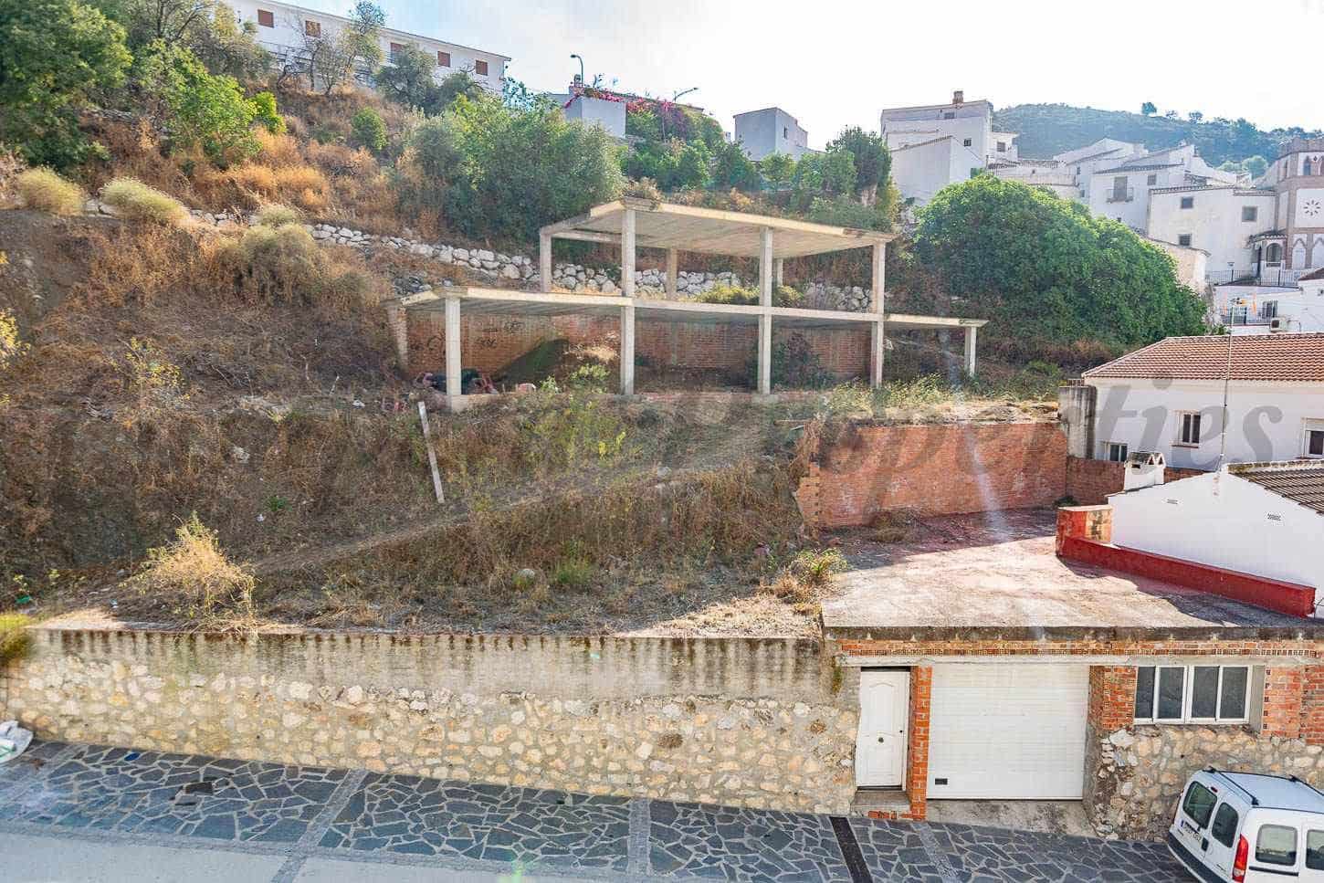 Villa zu verkaufen in Salares mit Garage - 108.000 € (Ref: 10130487)