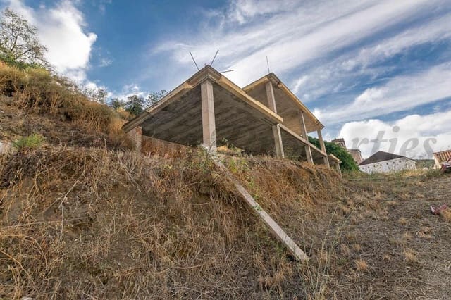 Villa zu verkaufen in Salares mit Garage - 108.000 € (Ref: 10130487)
