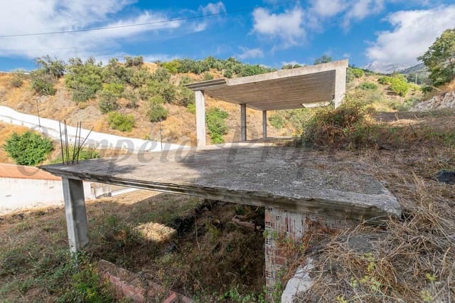 Villa zu verkaufen in Salares mit Garage - 108.000 € (Ref: 10130487)