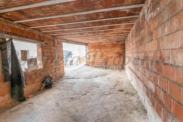 2 makuuhuone Omakotitalo myytävänä paikassa Corumbela, Sayalonga mukana 
autotalli - 55 000 € (Ref: 10130489)