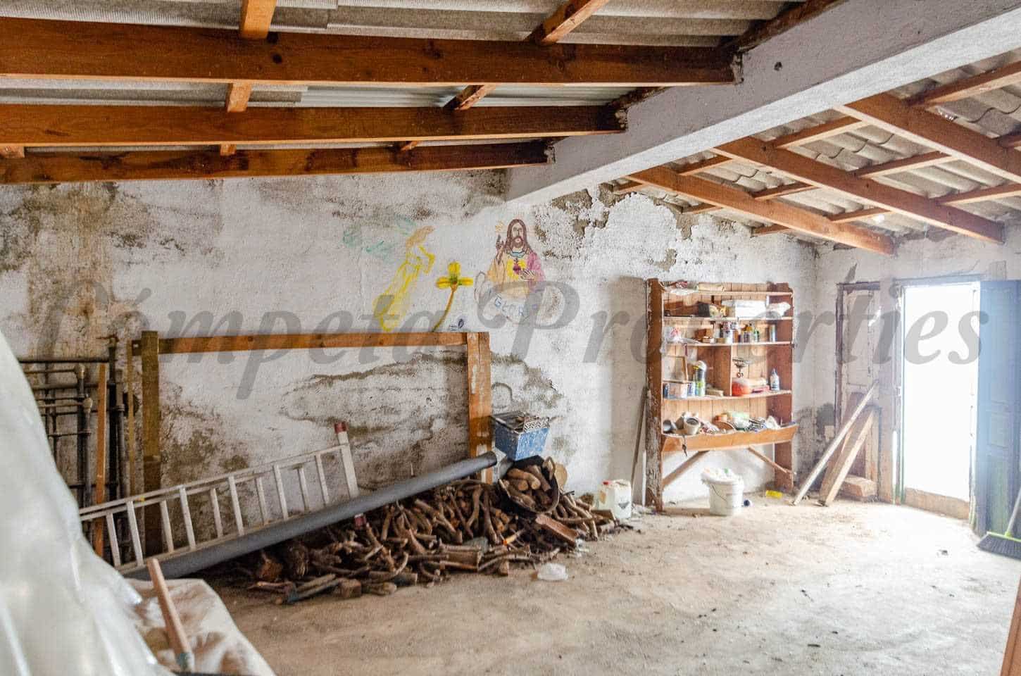 Omakotitalo myytävänä paikassa Salares - 48 000 € (Ref: 10130490)