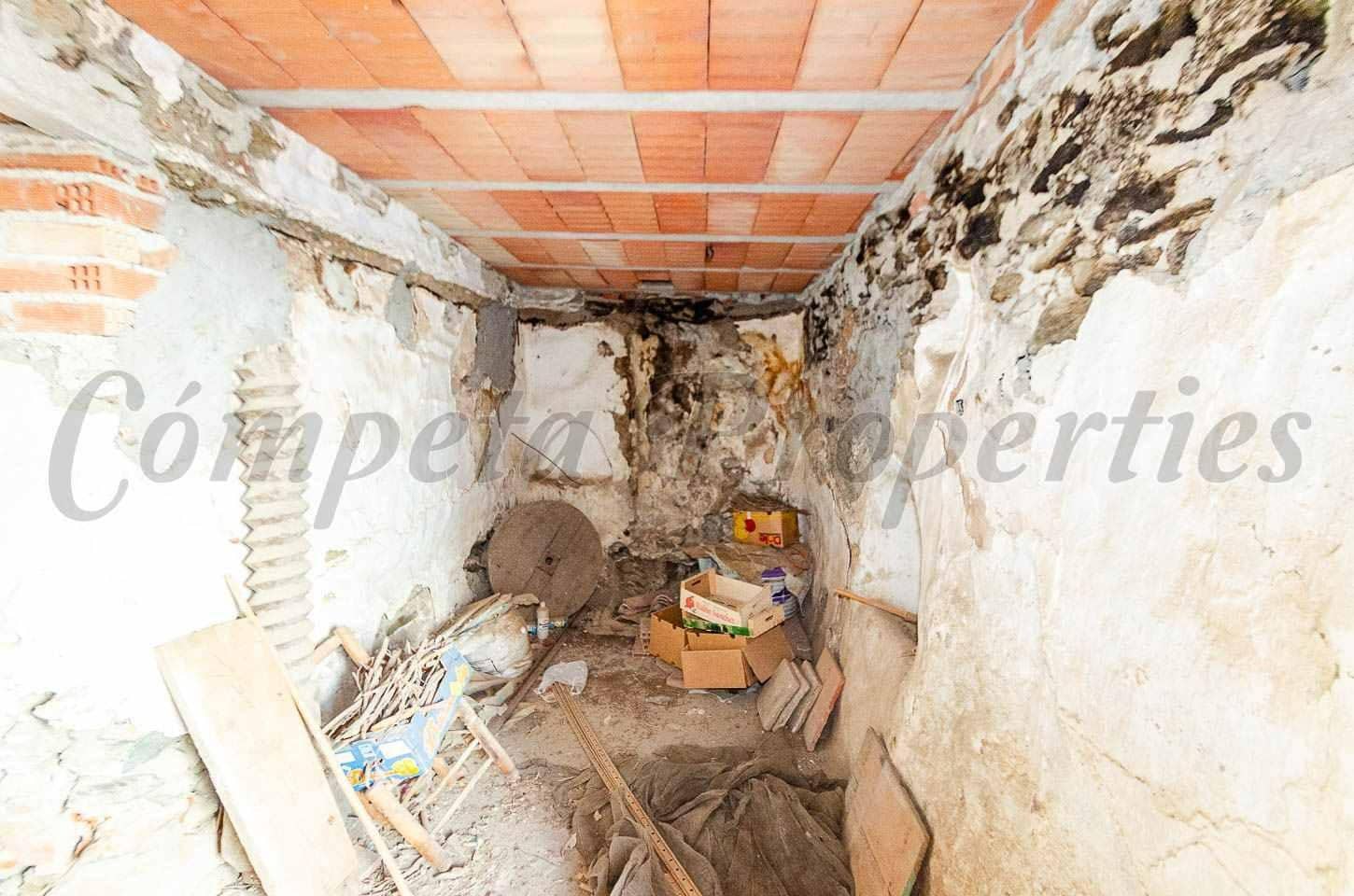 Dom na sprzedaż w Salares - 27 500 € (Ref: 10132761)