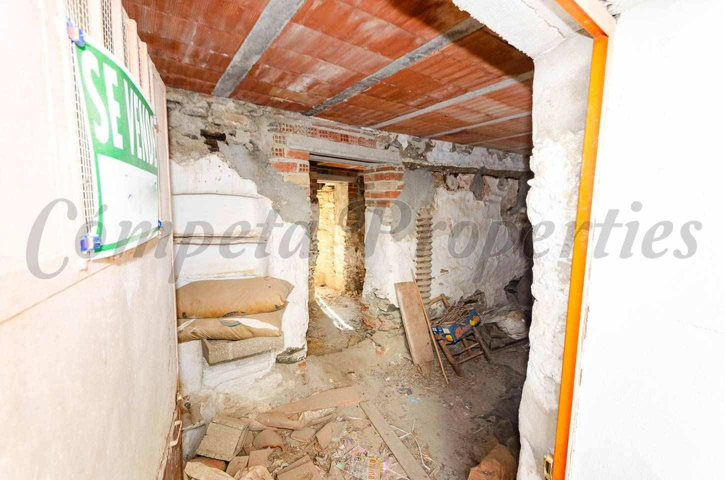 Townhouse for sale in Salares - € 27,500 (Ref: 10132761)
