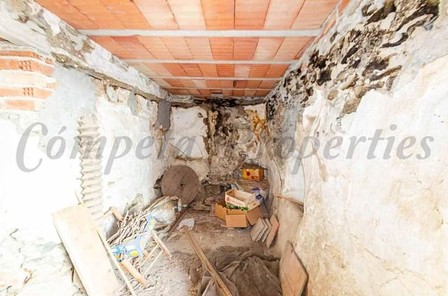 Dom na sprzedaż w Salares - 27 500 € (Ref: 10132761)