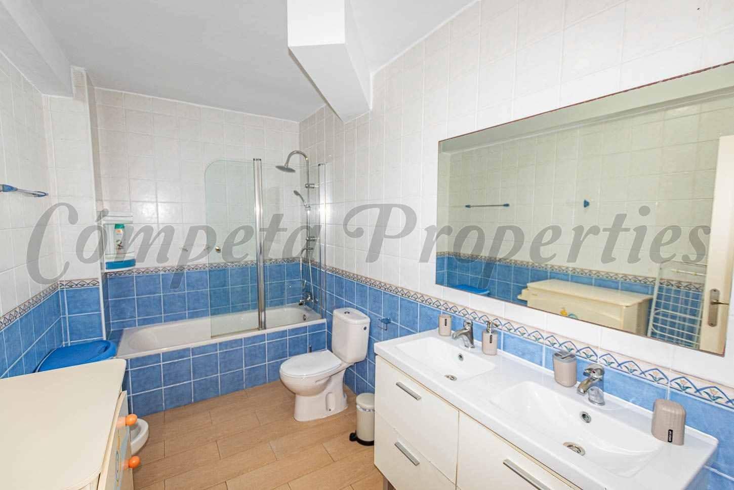 1 Zimmer Apartment zu verkaufen in Nerja mit Pool - 230.000 € (Ref: 10136038)