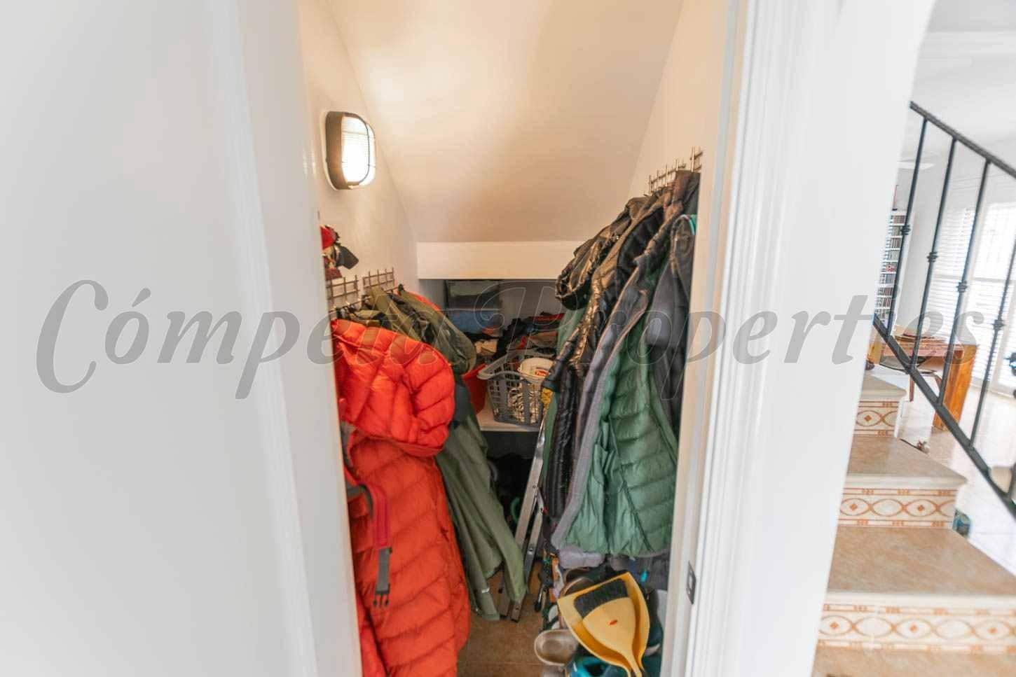 Finca/Casa Rural de 5 habitaciones en Cómpeta en venta con piscina - 790.000 € (Ref: 10136039)