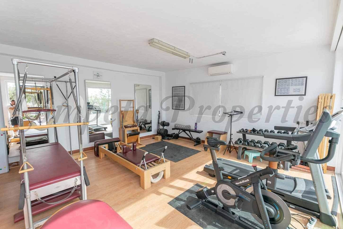 Finca/Casa Rural de 5 habitaciones en Cómpeta en venta con piscina - 790.000 € (Ref: 10136039)