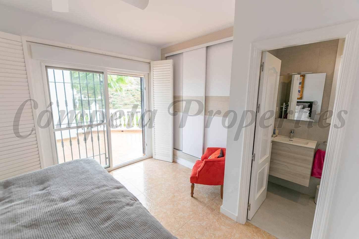 Finca/Casa Rural de 5 habitaciones en Cómpeta en venta con piscina - 790.000 € (Ref: 10136039)
