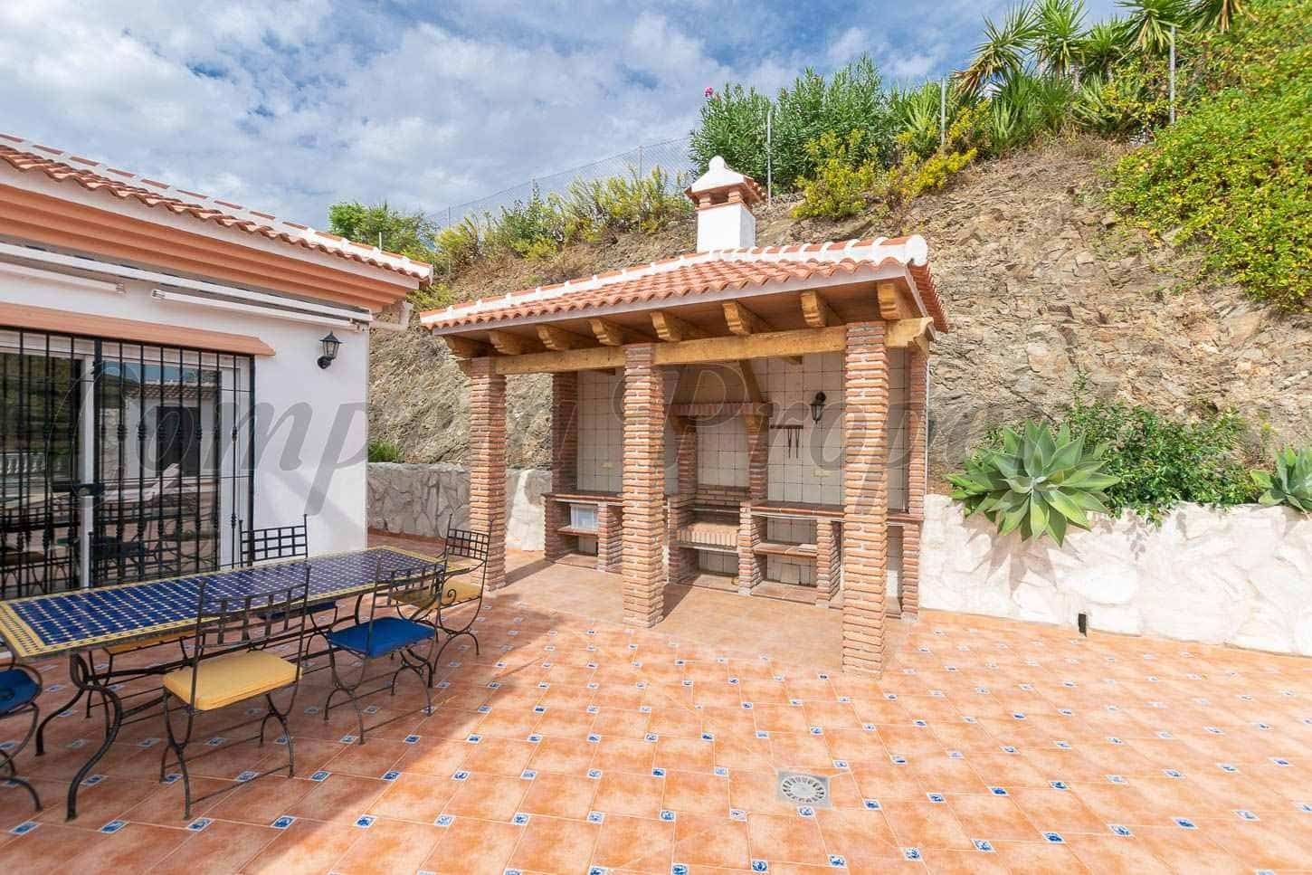 Finca/Casa Rural de 5 habitaciones en Cómpeta en venta con piscina - 790.000 € (Ref: 10136039)