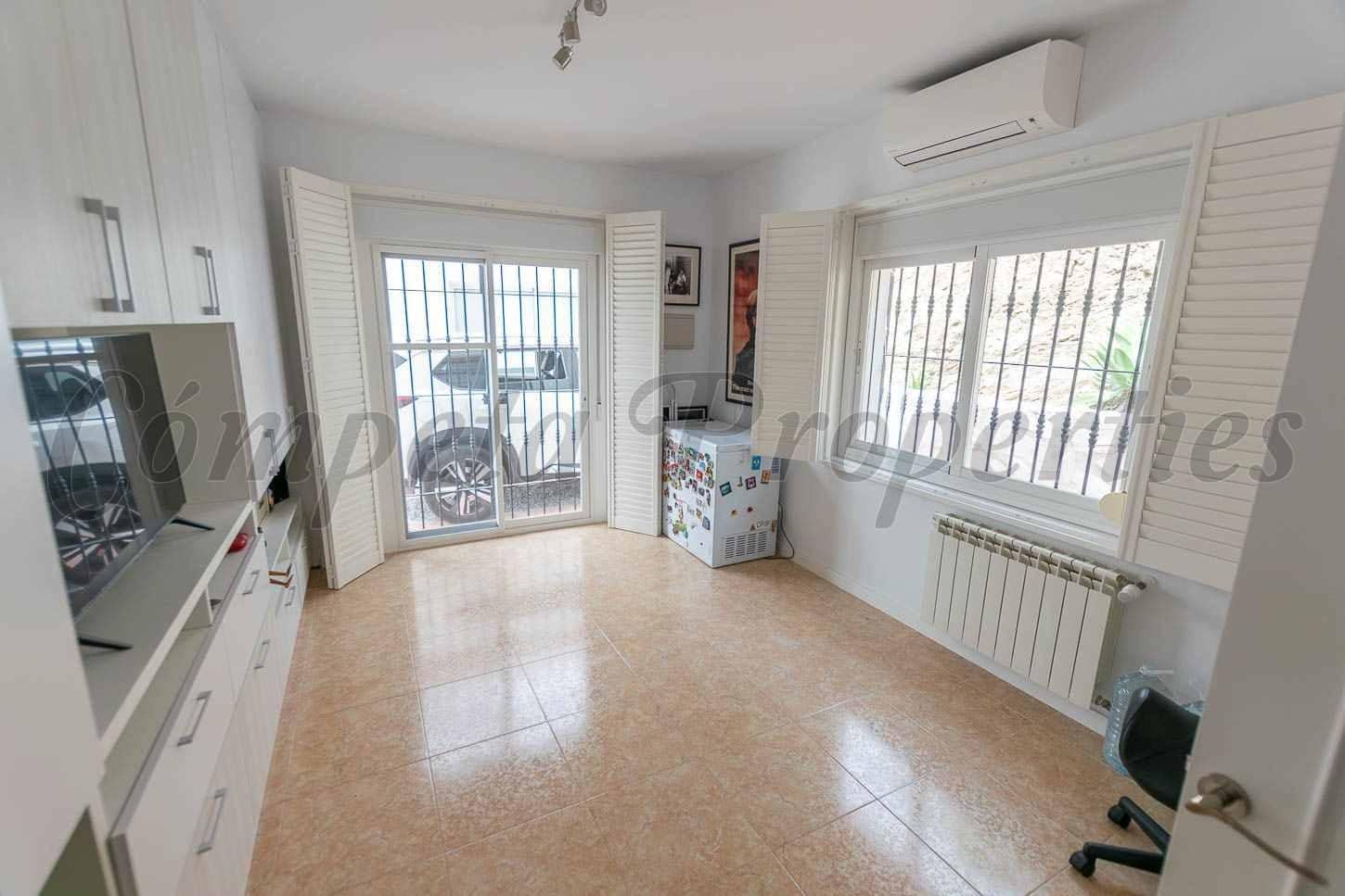 Finca/Casa Rural de 5 habitaciones en Cómpeta en venta con piscina - 790.000 € (Ref: 10136039)