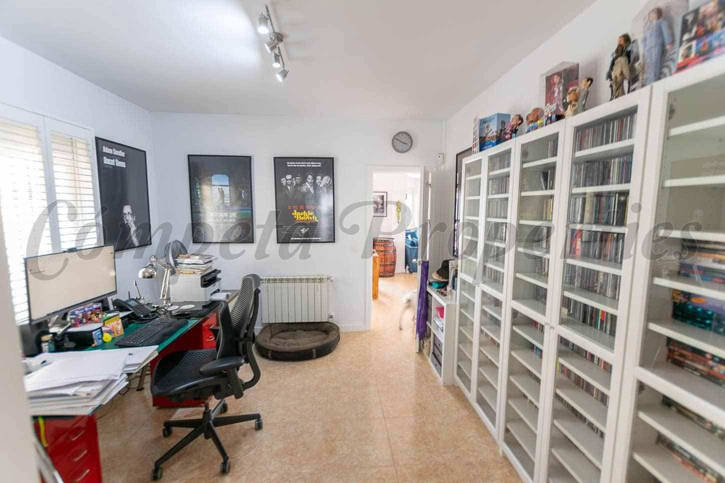 Finca/Casa Rural de 5 habitaciones en Cómpeta en venta con piscina - 790.000 € (Ref: 10136039)