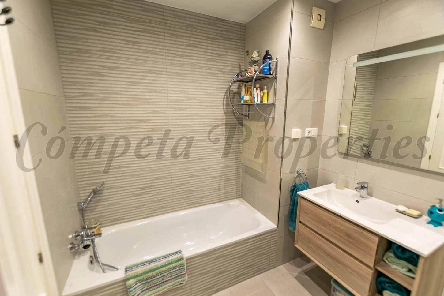 Finca/Casa Rural de 5 habitaciones en Cómpeta en venta con piscina - 790.000 € (Ref: 10136039)