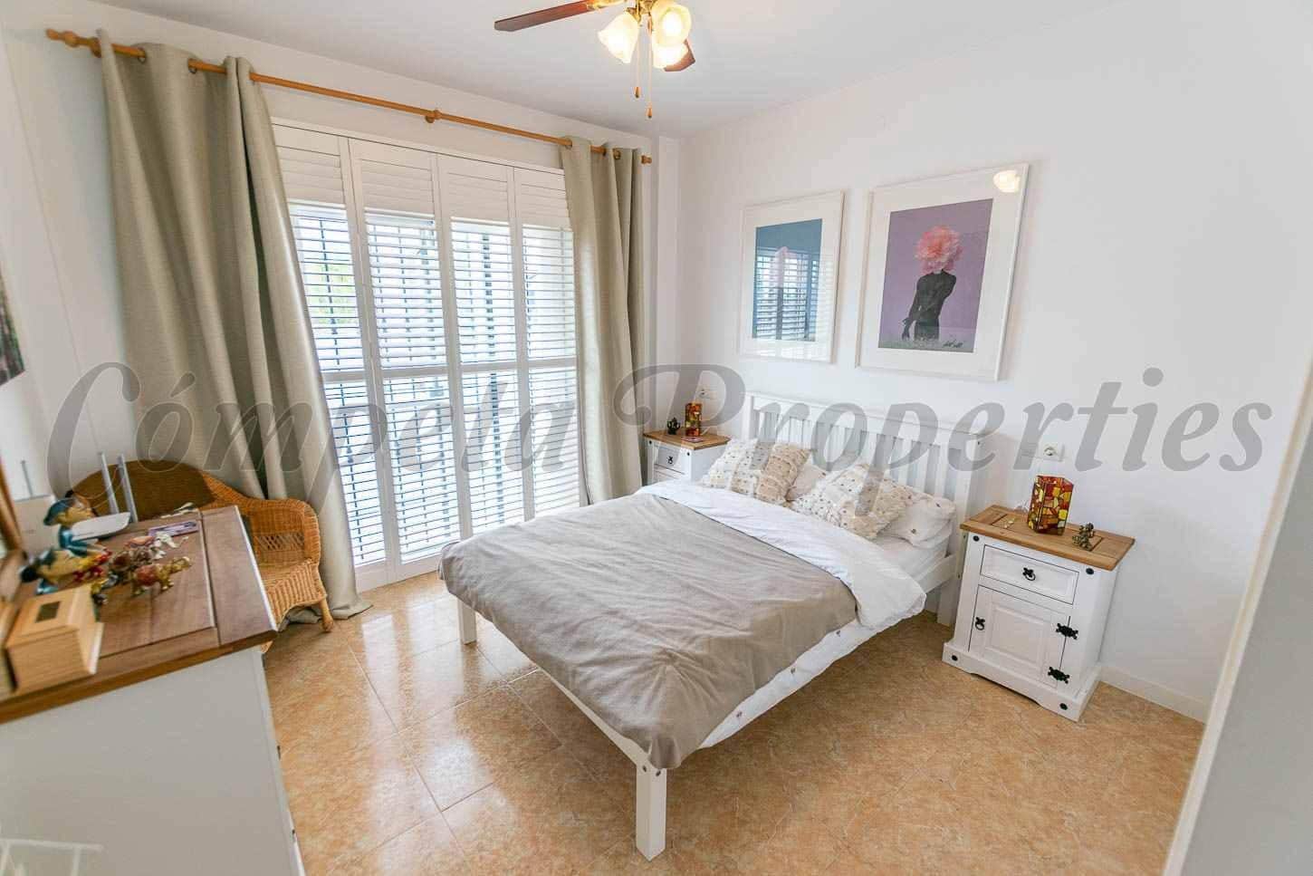 Finca/Casa Rural de 5 habitaciones en Cómpeta en venta con piscina - 790.000 € (Ref: 10136039)