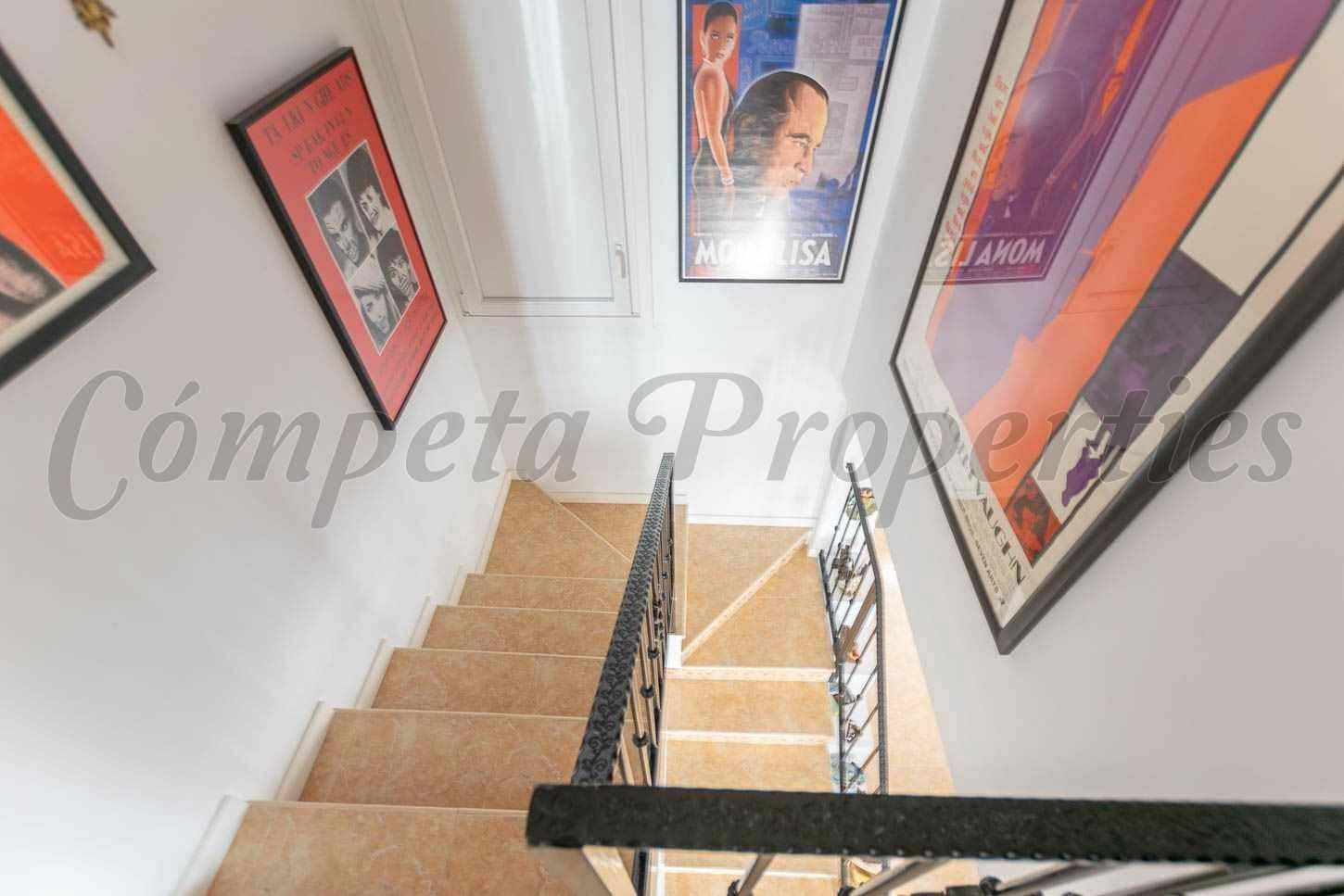 Finca/Casa Rural de 5 habitaciones en Cómpeta en venta con piscina - 790.000 € (Ref: 10136039)