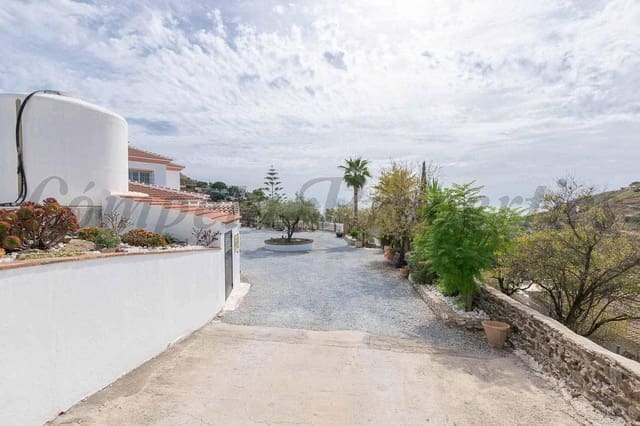 Finca/Casa Rural de 5 habitaciones en Cómpeta en venta con piscina - 790.000 € (Ref: 10136039)