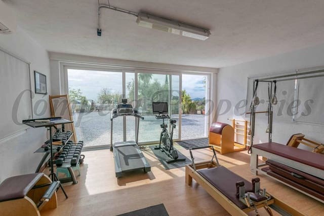 Finca/Casa Rural de 5 habitaciones en Cómpeta en venta con piscina - 790.000 € (Ref: 10136039)