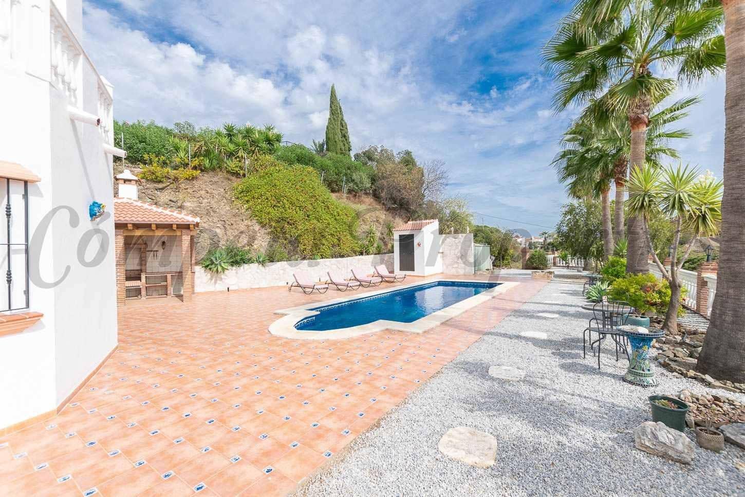 Finca/Casa Rural de 5 habitaciones en Cómpeta en venta con piscina - 790.000 € (Ref: 10136039)
