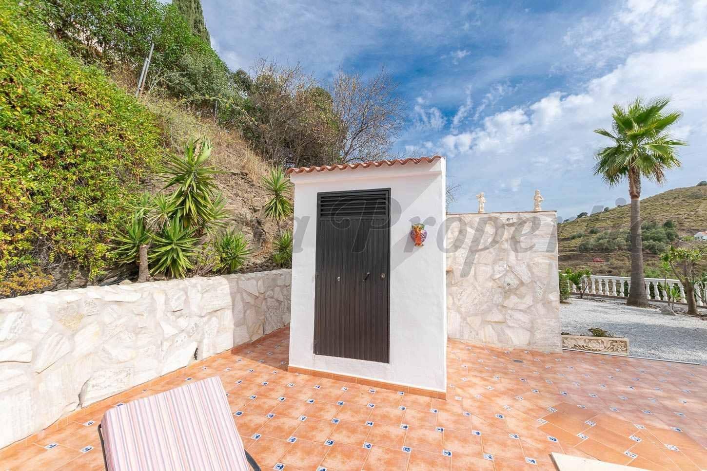 Finca/Casa Rural de 5 habitaciones en Cómpeta en venta con piscina - 790.000 € (Ref: 10136039)