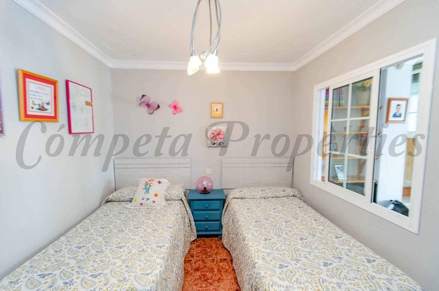 4 quarto Casa em Banda para venda em Competa com garagem - 339 000 € (Ref: 10136041)