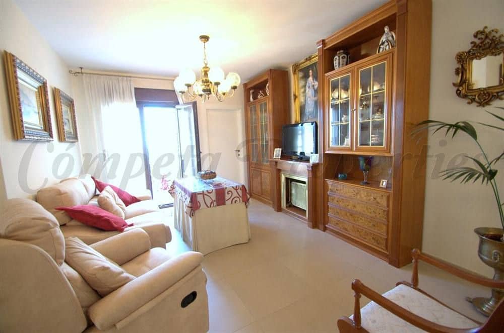 2 sovrum Lägenhet att hyra i Torrox - 850 € (Ref: 10139696)