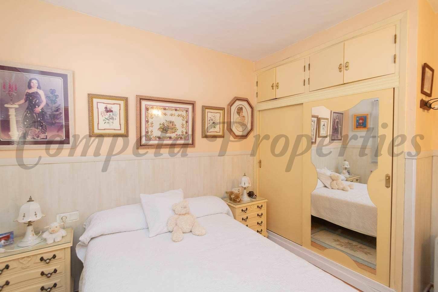 6 makuuhuone Maalaistalo myytävänä paikassa Nerja mukana uima-altaan 
autotalli - 830 000 € (Ref: 10139697)