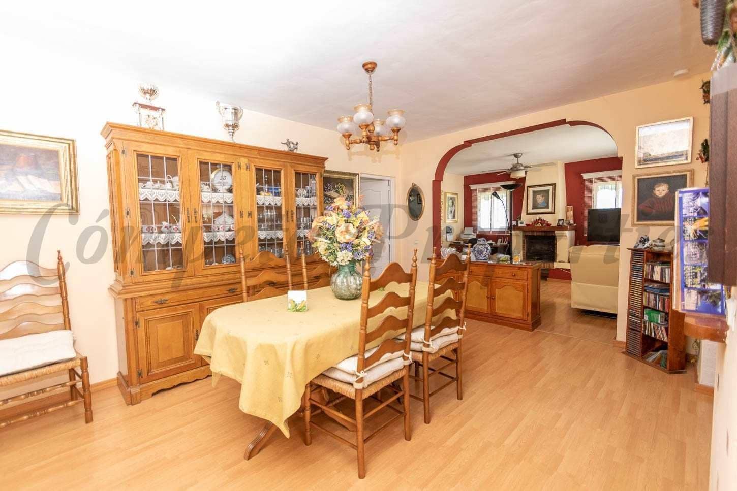 6 makuuhuone Maalaistalo myytävänä paikassa Nerja mukana uima-altaan 
autotalli - 830 000 € (Ref: 10139697)