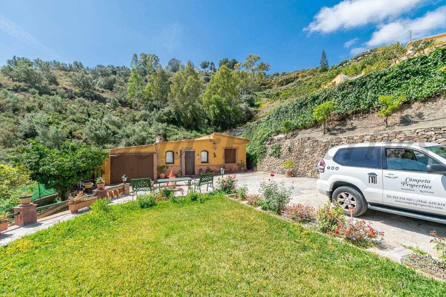 6 makuuhuone Maalaistalo myytävänä paikassa Nerja mukana uima-altaan 
autotalli - 830 000 € (Ref: 10139697)