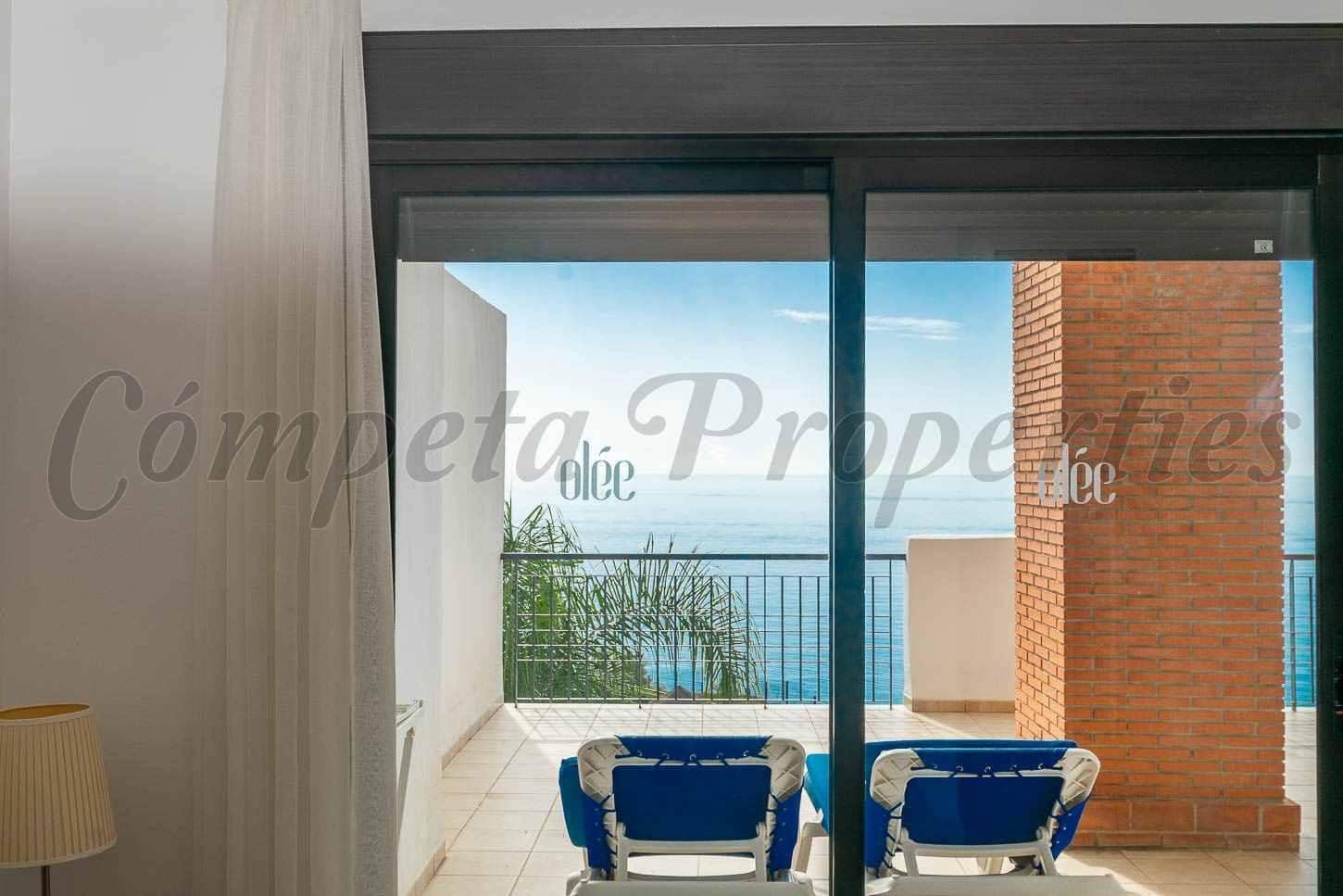 2 soveværelse Lejlighed til salg i Torrox-Costa med swimmingpool garage - € 410.000 (Ref: 10142598)