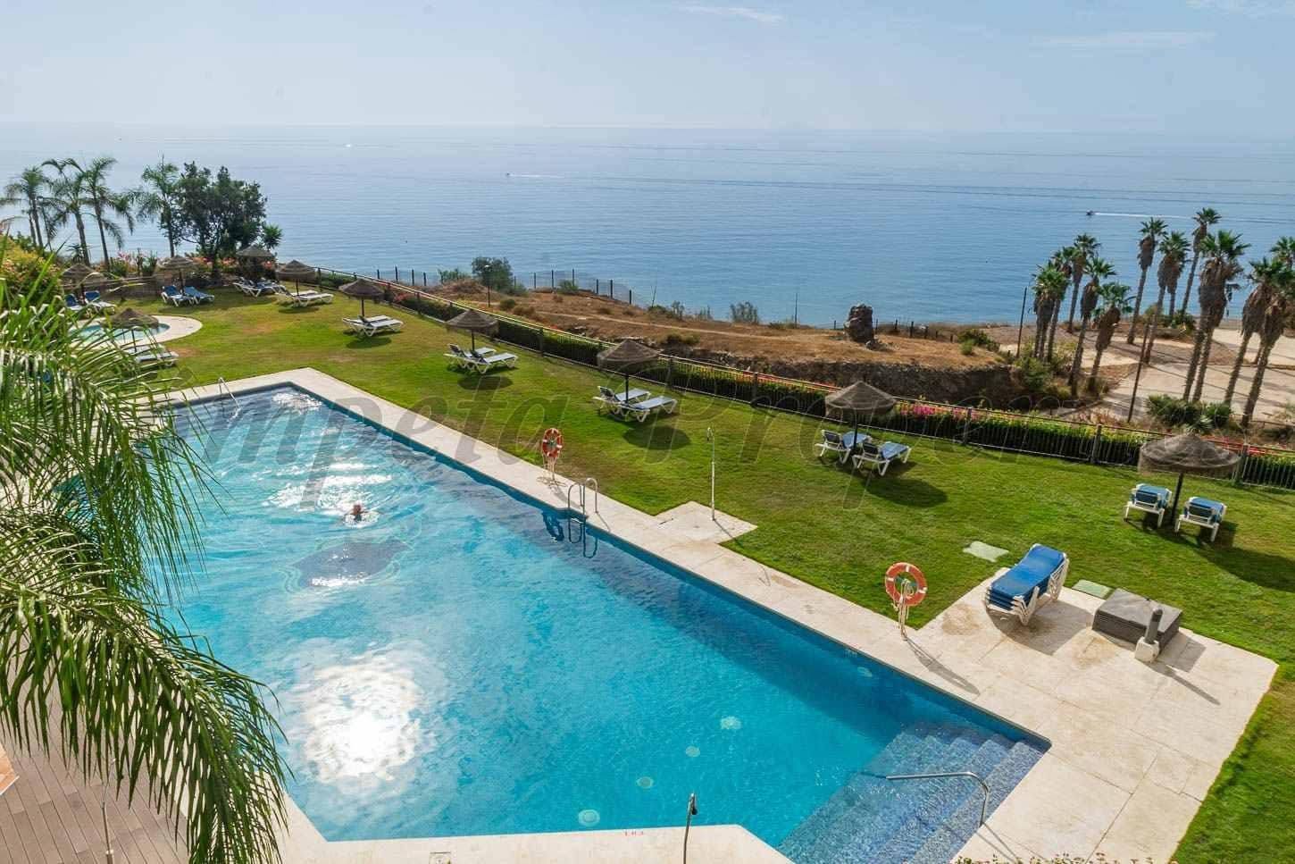 2 soveværelse Lejlighed til salg i Torrox-Costa med swimmingpool garage - € 410.000 (Ref: 10142598)