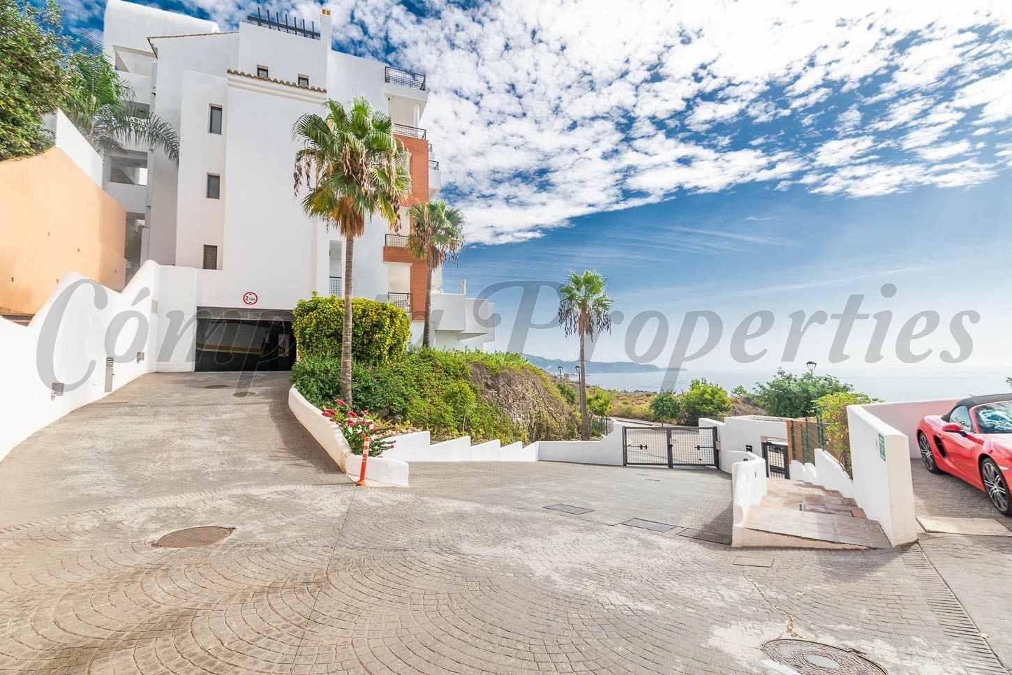 2 soveværelse Lejlighed til salg i Torrox-Costa med swimmingpool garage - € 410.000 (Ref: 10142598)