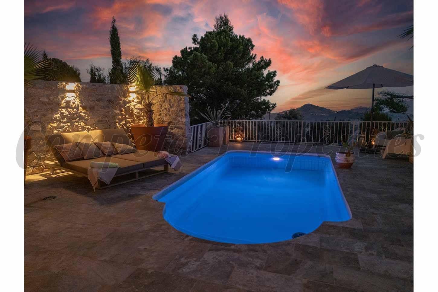 2 soveværelse Finca/Landehus til salg i Competa med swimmingpool - € 480.000 (Ref: 10142599)