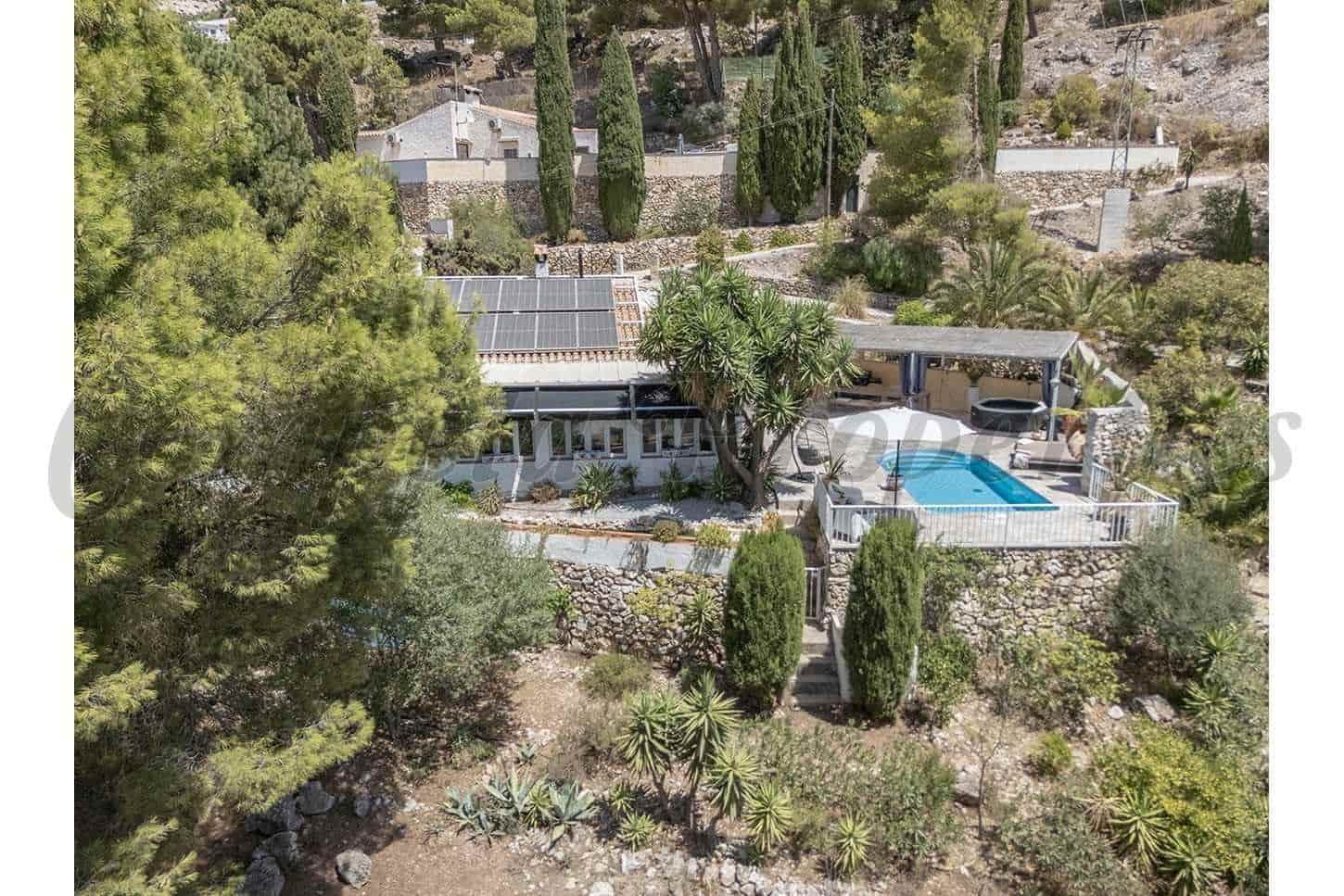 2 soveværelse Finca/Landehus til salg i Competa med swimmingpool - € 480.000 (Ref: 10142599)