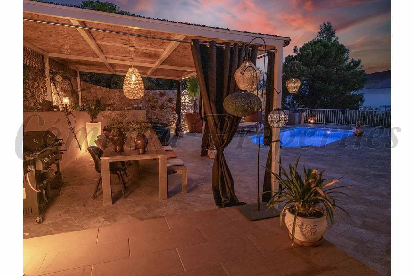 2 soveværelse Finca/Landehus til salg i Competa med swimmingpool - € 480.000 (Ref: 10142599)