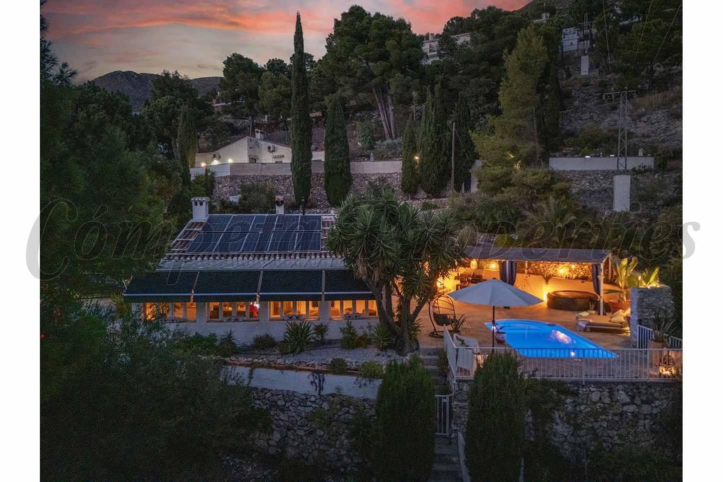 2 soveværelse Finca/Landehus til salg i Competa med swimmingpool - € 480.000 (Ref: 10142599)