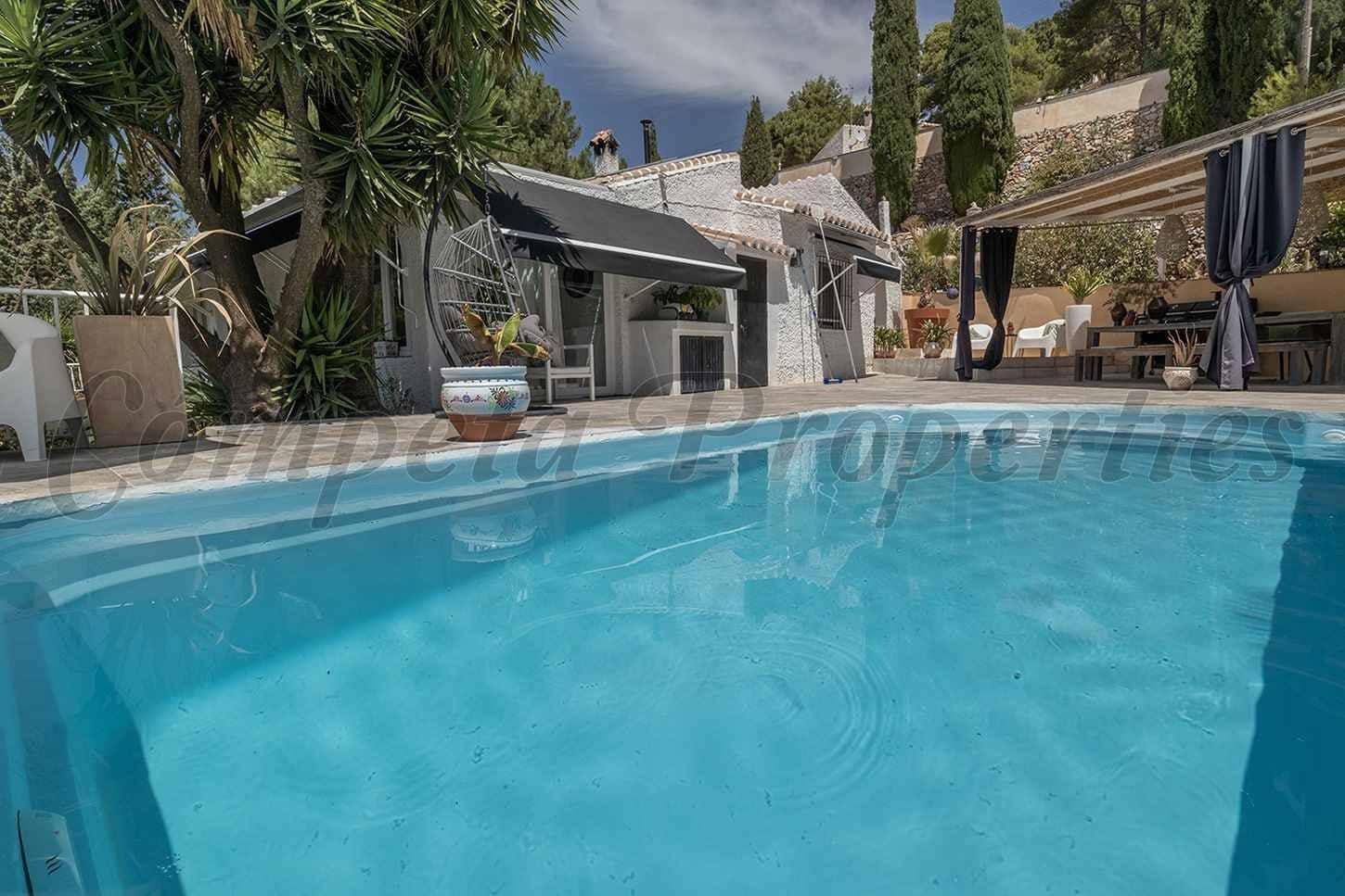 2 soveværelse Finca/Landehus til salg i Competa med swimmingpool - € 480.000 (Ref: 10142599)