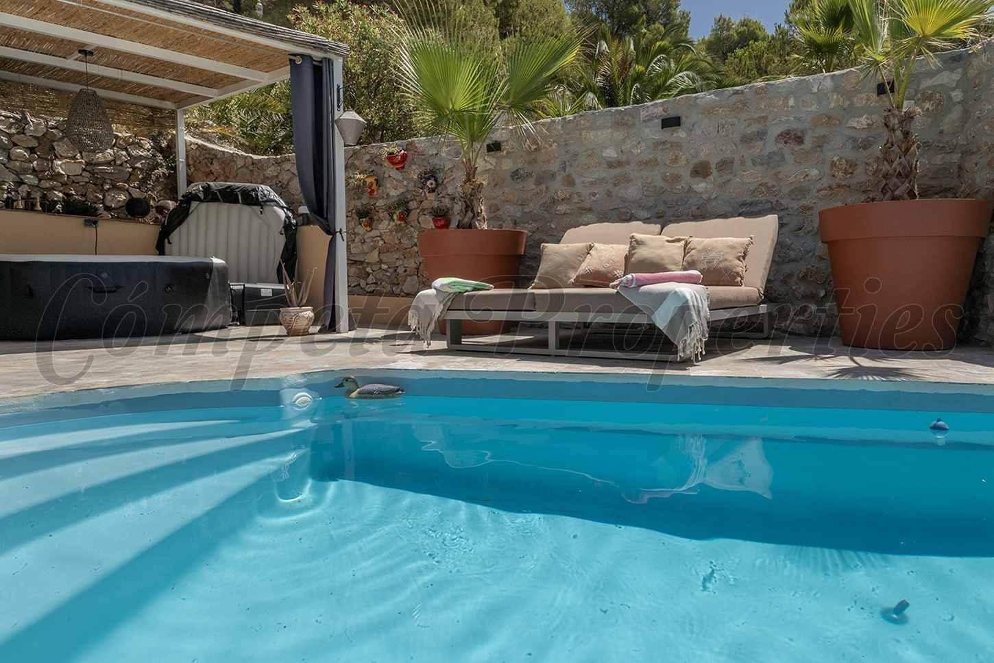 2 soveværelse Finca/Landehus til salg i Competa med swimmingpool - € 480.000 (Ref: 10142599)