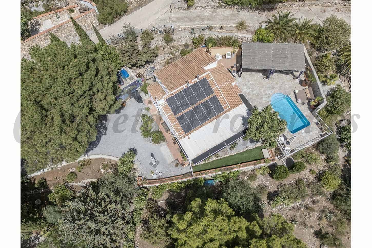 2 soveværelse Finca/Landehus til salg i Competa med swimmingpool - € 480.000 (Ref: 10142599)