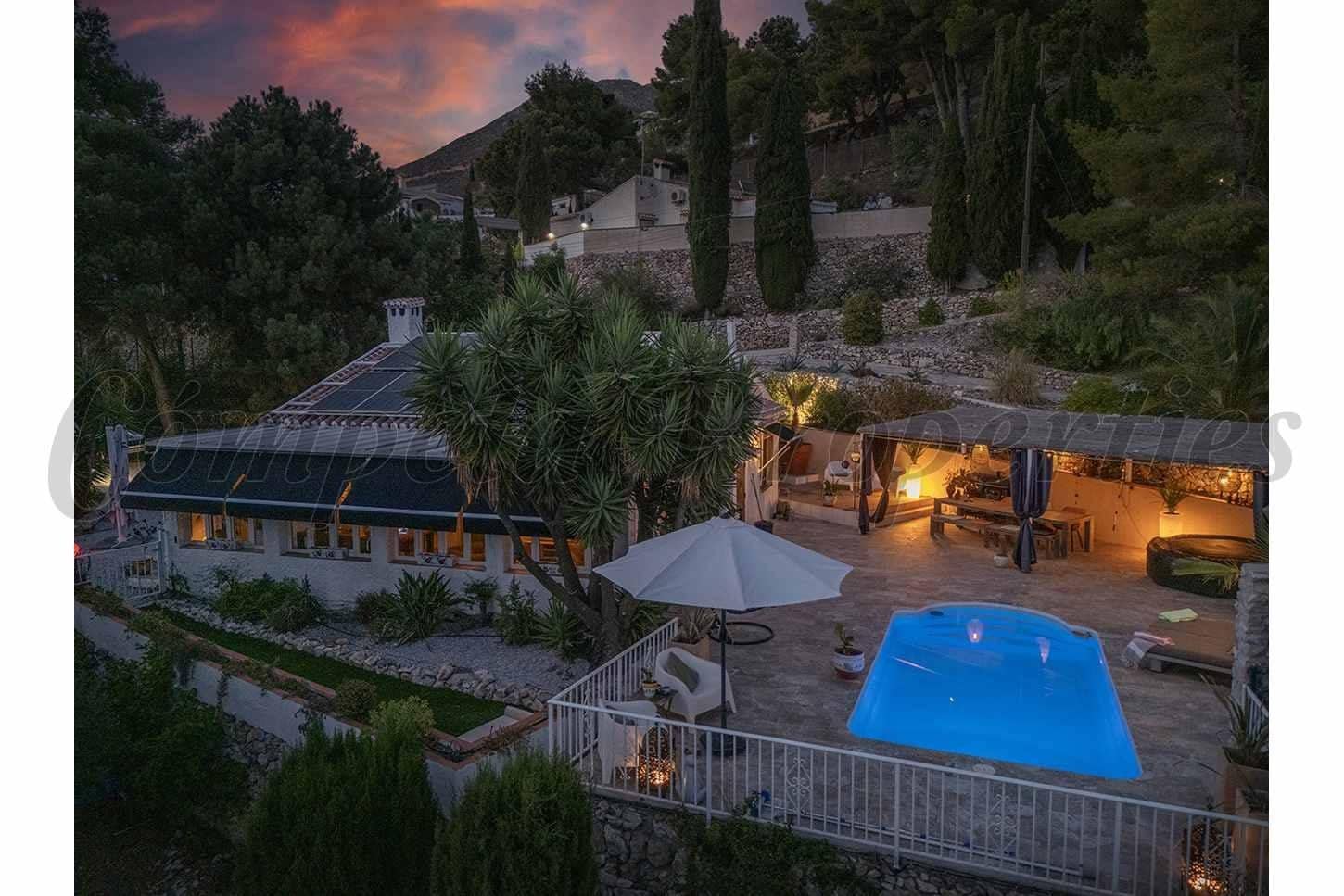 2 soveværelse Finca/Landehus til salg i Competa med swimmingpool - € 480.000 (Ref: 10142599)