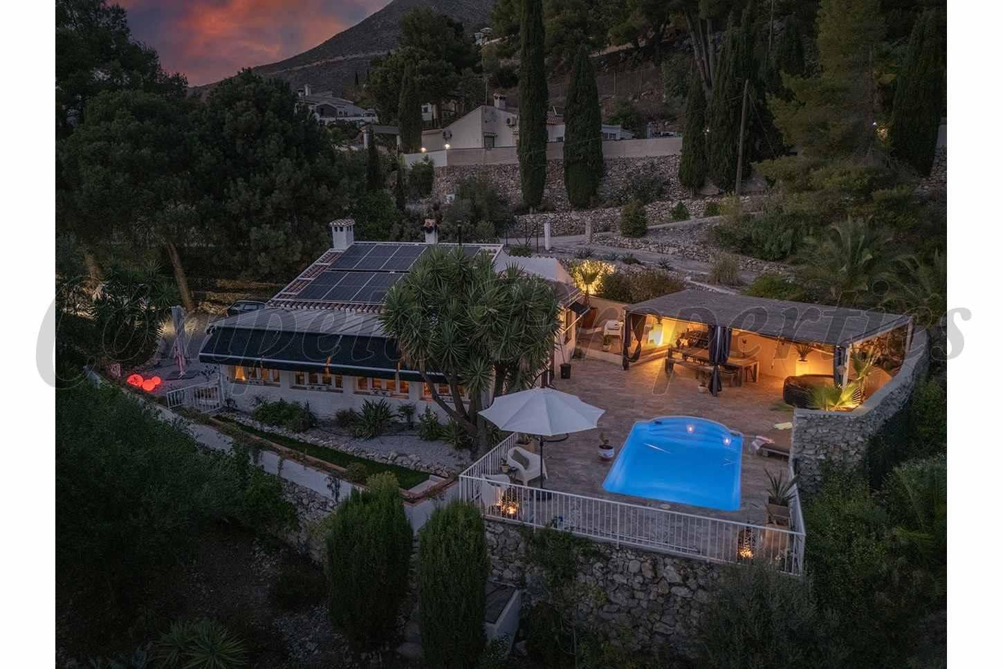 2 soveværelse Finca/Landehus til salg i Competa med swimmingpool - € 480.000 (Ref: 10142599)