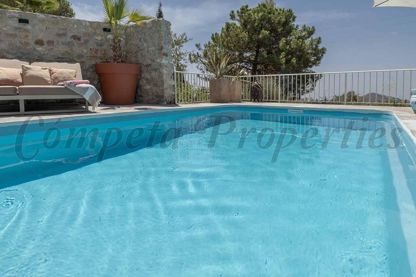 2 soveværelse Finca/Landehus til salg i Competa med swimmingpool - € 480.000 (Ref: 10142599)