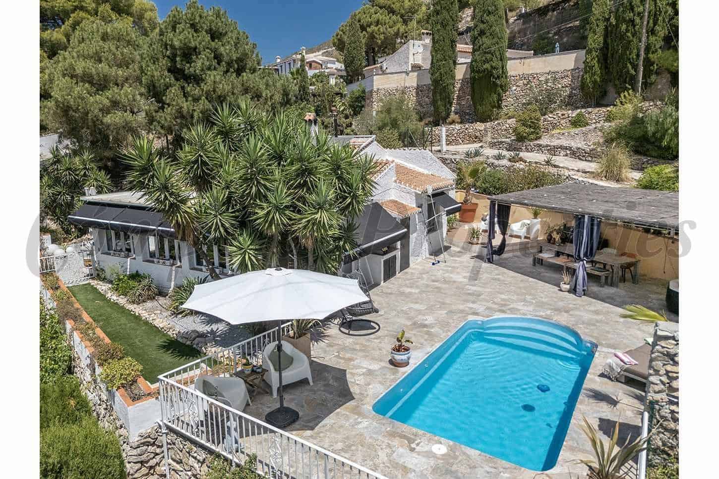 2 soveværelse Finca/Landehus til salg i Competa med swimmingpool - € 480.000 (Ref: 10142599)