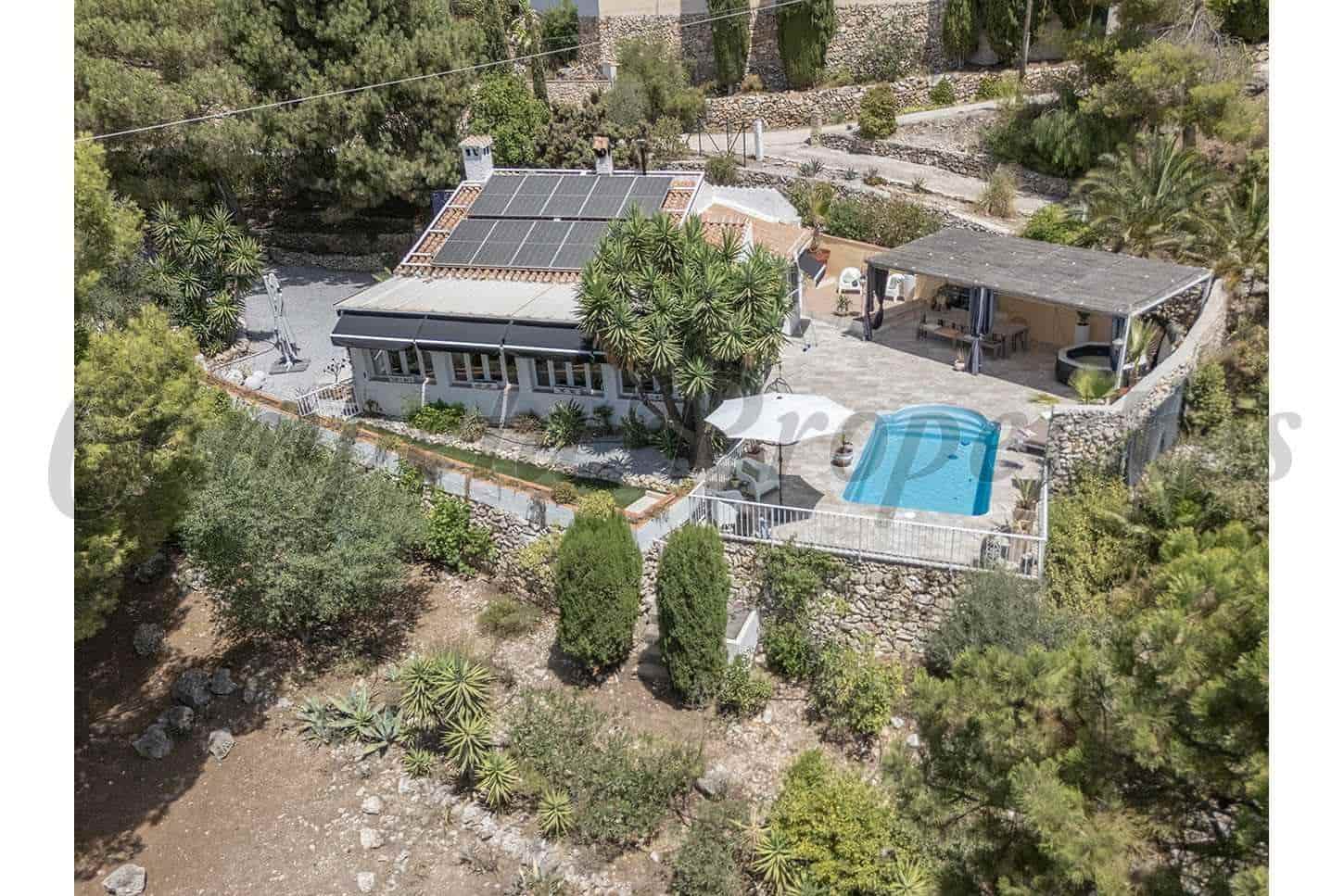 2 soveværelse Finca/Landehus til salg i Competa med swimmingpool - € 480.000 (Ref: 10142599)