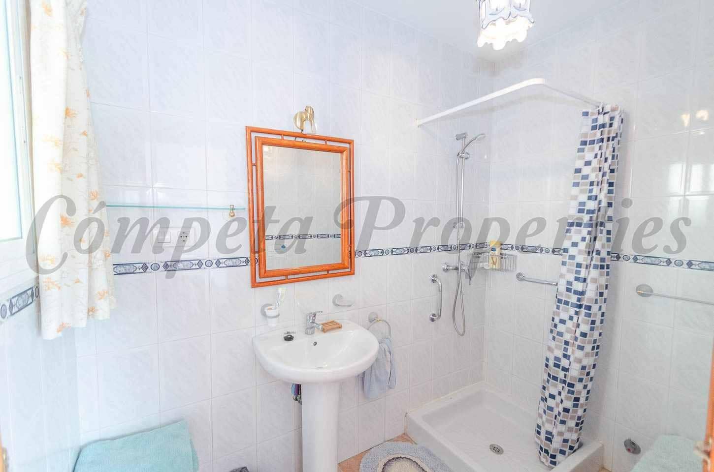 3 sypialnia Finka/Dom wiejski na sprzedaż w Competa z basenem garażem - 380 000 € (Ref: 10148836)